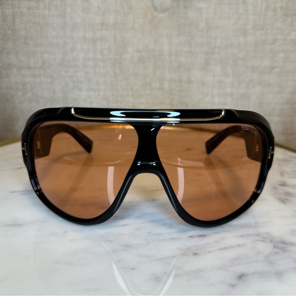 New! Authentic TOM FORD Photochromatic Rellen Sunglasses - Picture 10 of 16